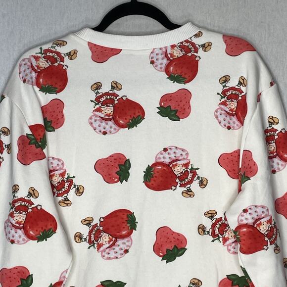 Strawberry Shortcake Sweatshirt SZ Medium Novelty Long Sleeve Pullover Crewneck - Picture 8 of 15